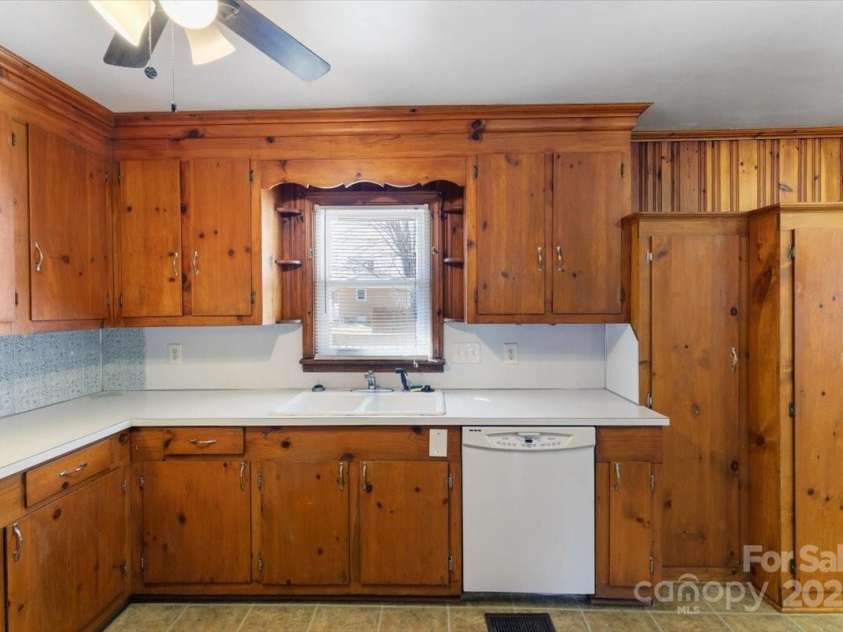 602 Charles Road, Shelby, NC 28152.  MLS# CAR4228091, YatesRealty ID 4852. 