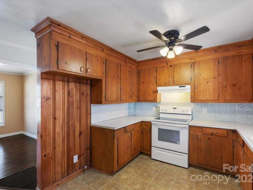 602 Charles Road, Shelby, NC 28152.  MLS# CAR4228091, YatesRealty ID 4852. 