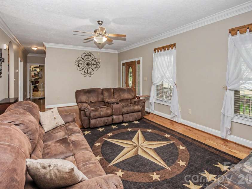 204 Seven Springs Loop, Statesville, NC 28625.  MLS# CAR4420827, YatesRealty ID 48520. 