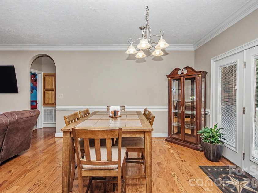 204 Seven Springs Loop, Statesville, NC 28625.  MLS# CAR4420827, YatesRealty ID 48520. 