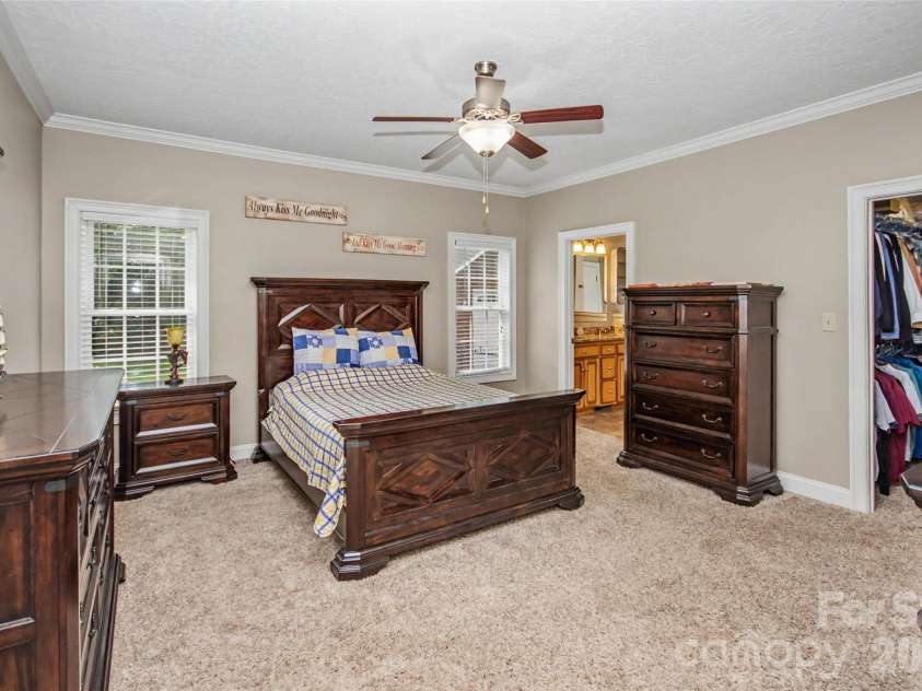 204 Seven Springs Loop, Statesville, NC 28625.  MLS# CAR4420827, YatesRealty ID 48520. 