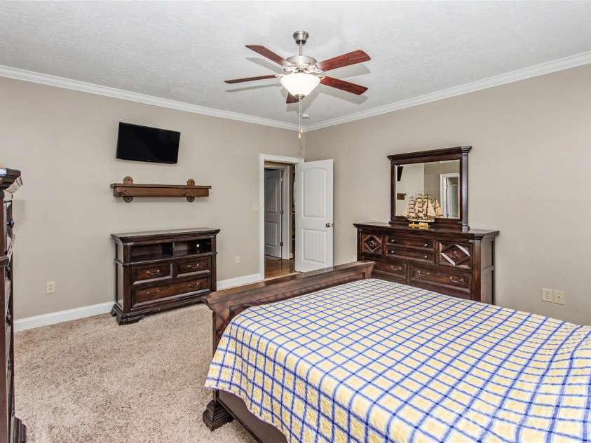 204 Seven Springs Loop, Statesville, NC 28625.  MLS# CAR4420827, YatesRealty ID 48520. 
