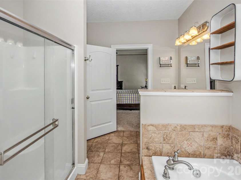 204 Seven Springs Loop, Statesville, NC 28625.  MLS# CAR4420827, YatesRealty ID 48520. 