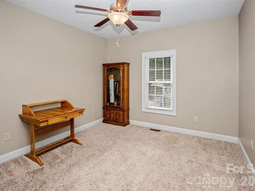 204 Seven Springs Loop, Statesville, NC 28625.  MLS# CAR4420827, YatesRealty ID 48520. 