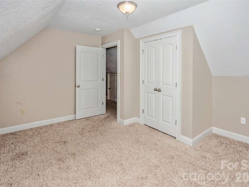 204 Seven Springs Loop, Statesville, NC 28625.  MLS# CAR4420827, YatesRealty ID 48520. 