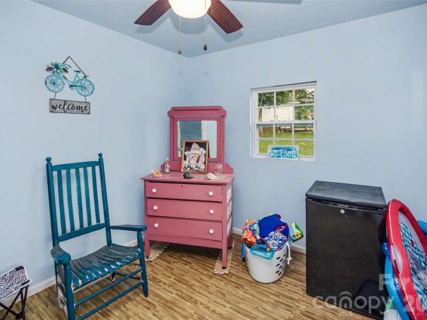 204 Seven Springs Loop, Statesville, NC 28625.  MLS# CAR4420827, YatesRealty ID 48520. 