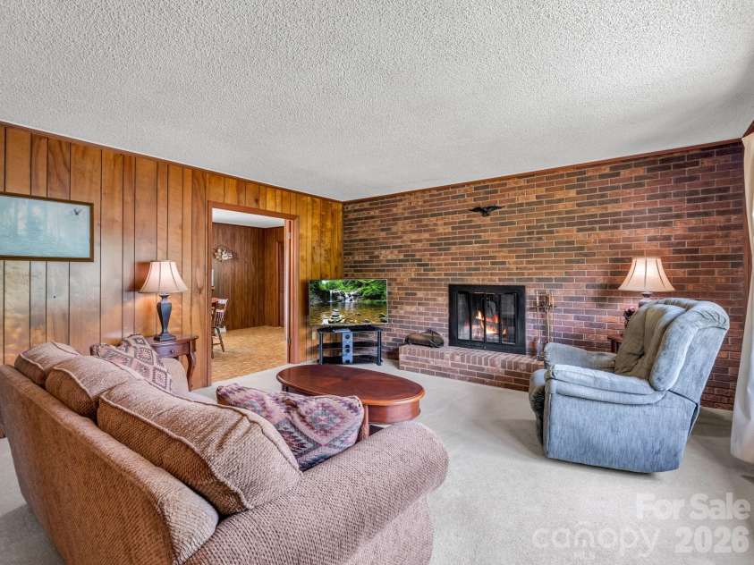 121 Greenfield Lane, Hendersonville, NC 28792.  MLS# CAR4420728, YatesRealty ID 48522. 