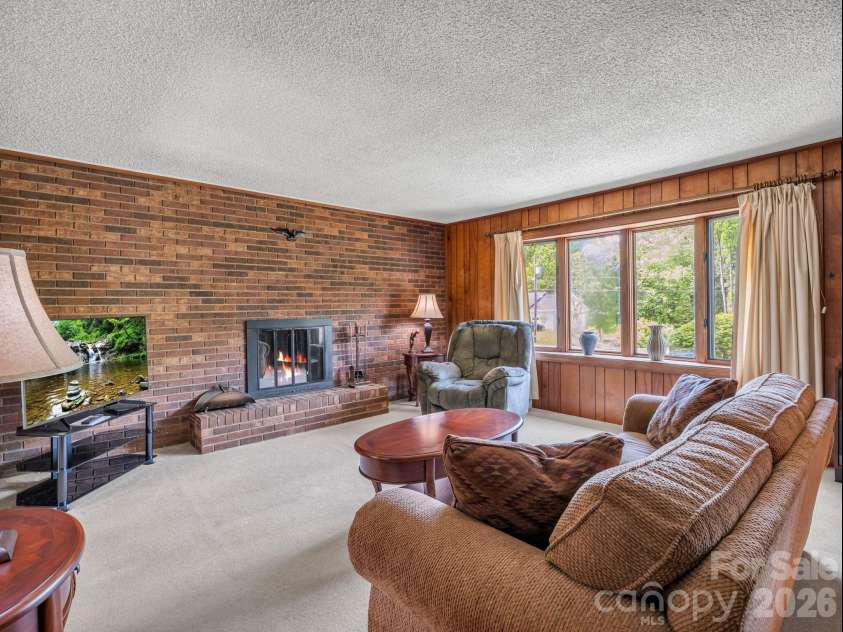 121 Greenfield Lane, Hendersonville, NC 28792.  MLS# CAR4420728, YatesRealty ID 48522. 
