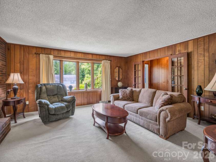 121 Greenfield Lane, Hendersonville, NC 28792.  MLS# CAR4420728, YatesRealty ID 48522. 
