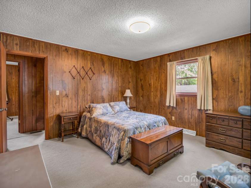 121 Greenfield Lane, Hendersonville, NC 28792.  MLS# CAR4420728, YatesRealty ID 48522. 