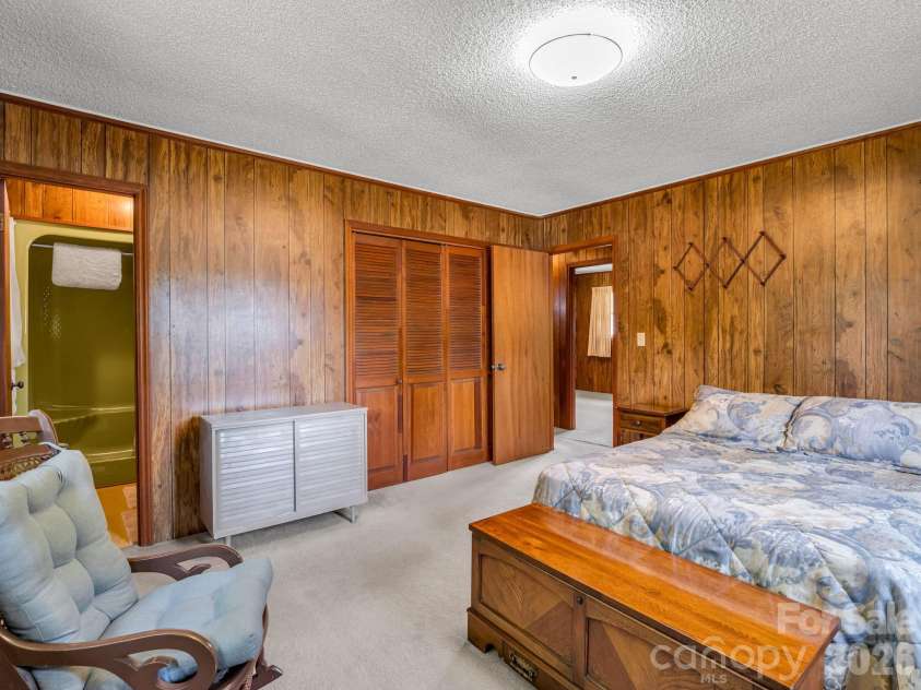 121 Greenfield Lane, Hendersonville, NC 28792.  MLS# CAR4420728, YatesRealty ID 48522. 