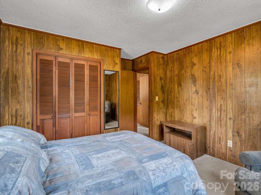 121 Greenfield Lane, Hendersonville, NC 28792.  MLS# CAR4420728, YatesRealty ID 48522. 