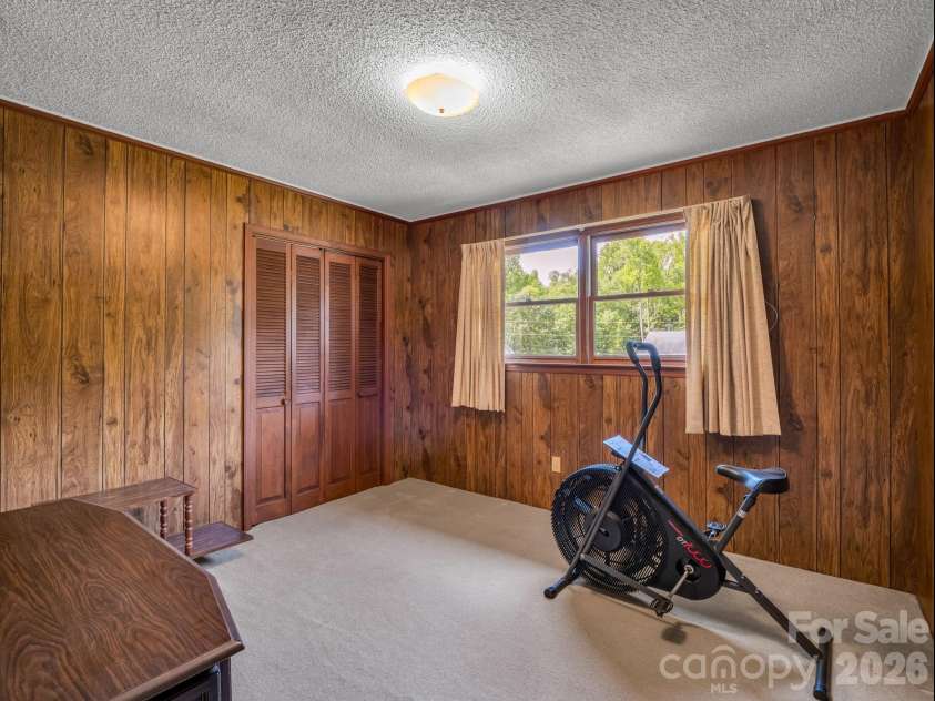 121 Greenfield Lane, Hendersonville, NC 28792.  MLS# CAR4420728, YatesRealty ID 48522. 