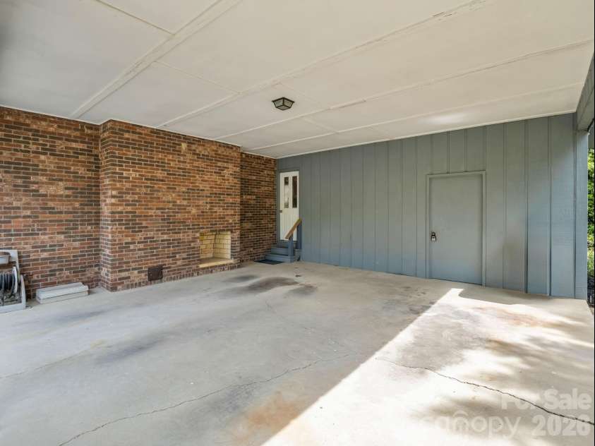 121 Greenfield Lane, Hendersonville, NC 28792.  MLS# CAR4420728, YatesRealty ID 48522. 