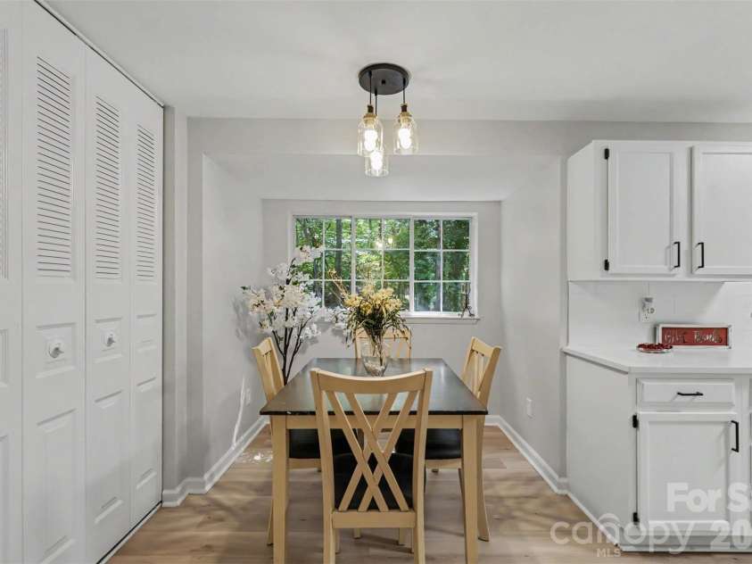 3140 Piney Grove Road, Charlotte, NC 28212.  MLS# CAR4419986, YatesRealty ID 48523. 
