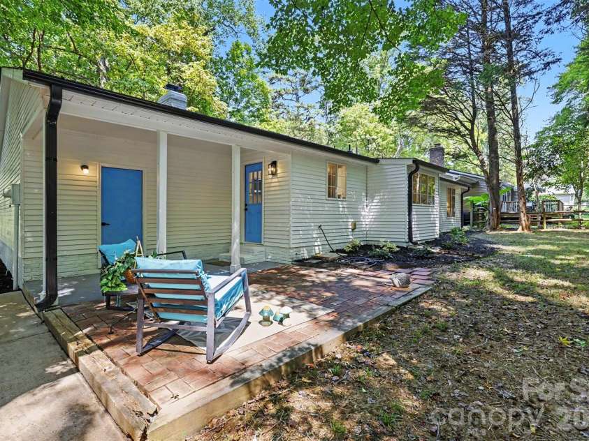 3140 Piney Grove Road, Charlotte, NC 28212.  MLS# CAR4419986, YatesRealty ID 48523. 