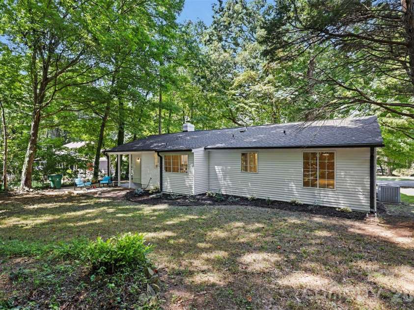 3140 Piney Grove Road, Charlotte, NC 28212.  MLS# CAR4419986, YatesRealty ID 48523. 