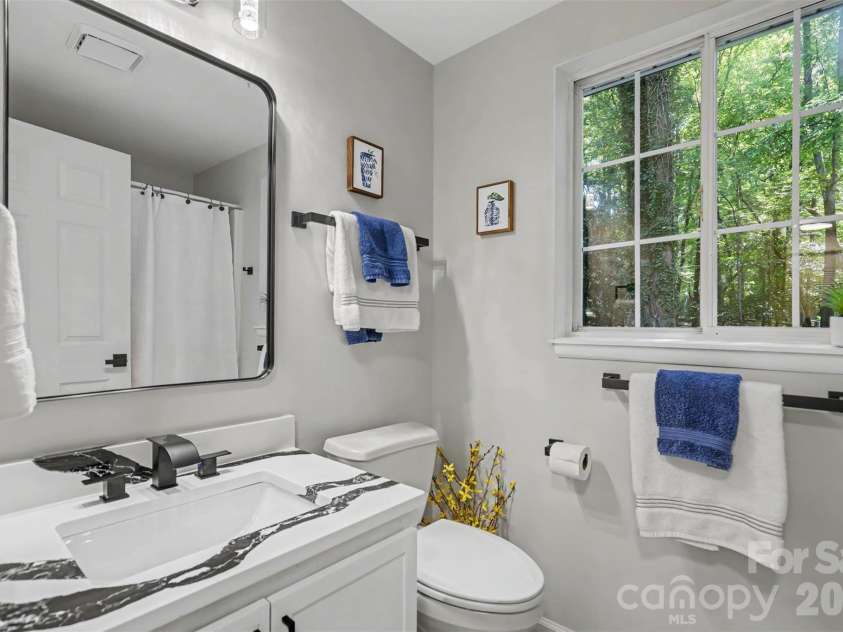 3140 Piney Grove Road, Charlotte, NC 28212.  MLS# CAR4419986, YatesRealty ID 48523. Full Bath