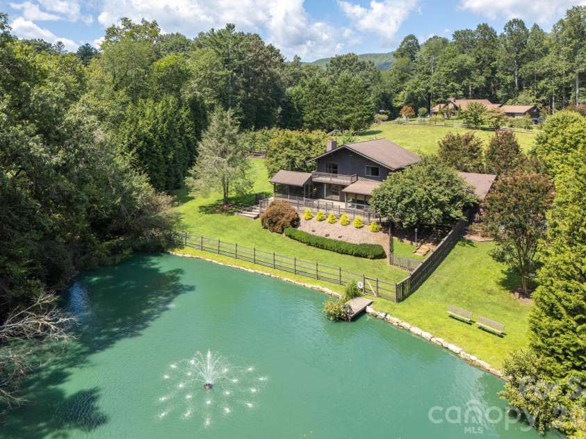 20 Spring Lake Drive, Mills River, NC 28759.  MLS# CAR4418364, YatesRealty ID 48524. 