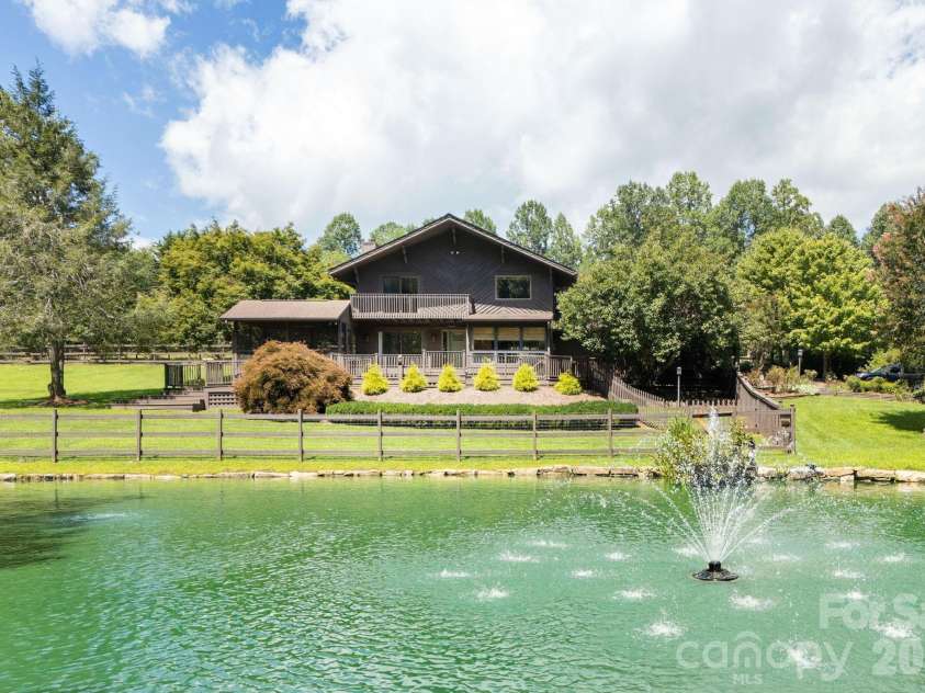 20 Spring Lake Drive, Mills River, NC 28759.  MLS# CAR4418364, YatesRealty ID 48524. 
