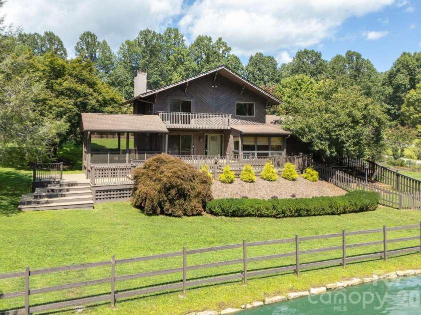 20 Spring Lake Drive, Mills River, NC 28759.  MLS# CAR4418364, YatesRealty ID 48524. 