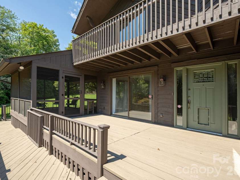 20 Spring Lake Drive, Mills River, NC 28759.  MLS# CAR4418364, YatesRealty ID 48524. 