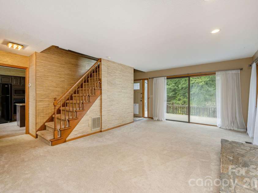 20 Spring Lake Drive, Mills River, NC 28759.  MLS# CAR4418364, YatesRealty ID 48524. 