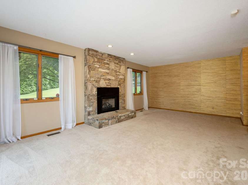 20 Spring Lake Drive, Mills River, NC 28759.  MLS# CAR4418364, YatesRealty ID 48524. 