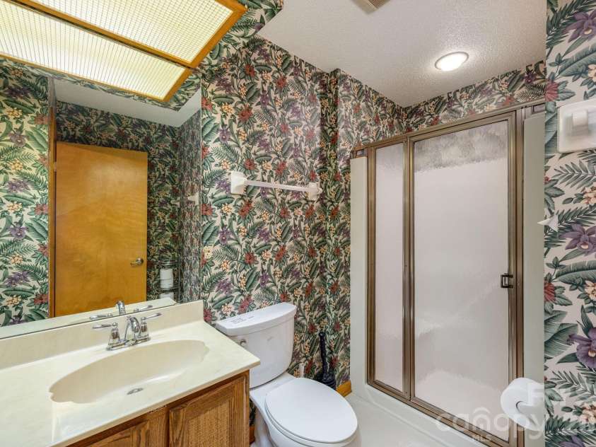 20 Spring Lake Drive, Mills River, NC 28759.  MLS# CAR4418364, YatesRealty ID 48524. 