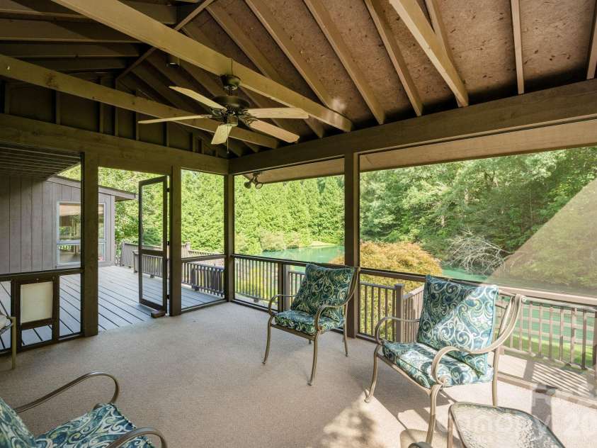 20 Spring Lake Drive, Mills River, NC 28759.  MLS# CAR4418364, YatesRealty ID 48524. 
