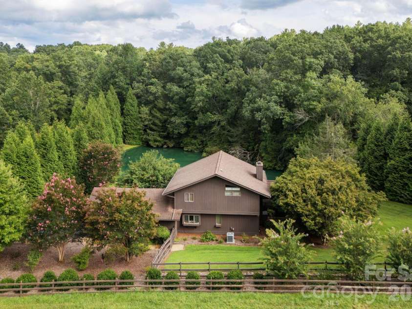20 Spring Lake Drive, Mills River, NC 28759.  MLS# CAR4418364, YatesRealty ID 48524. 