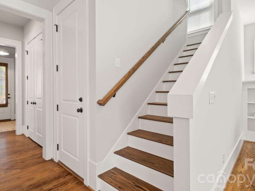 5218 Kelly Street, Charlotte, NC 28205.  MLS# CAR4420317, YatesRealty ID 48525. 