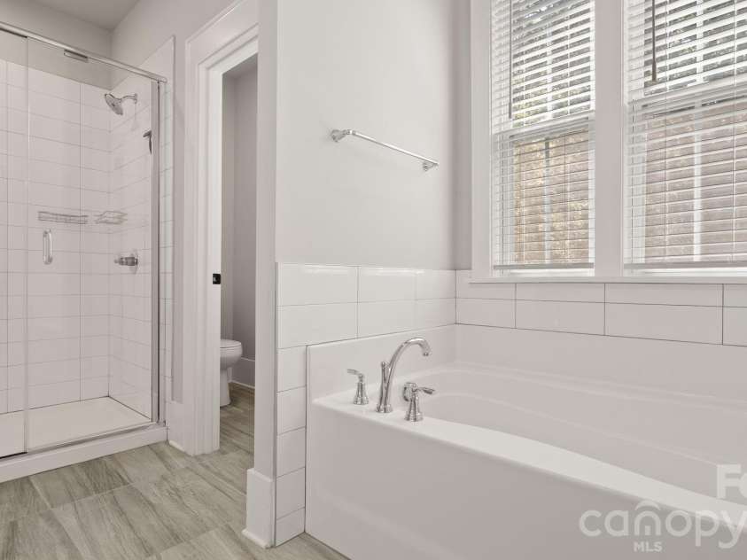 5218 Kelly Street, Charlotte, NC 28205.  MLS# CAR4420317, YatesRealty ID 48525. 