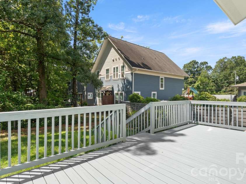 5218 Kelly Street, Charlotte, NC 28205.  MLS# CAR4420317, YatesRealty ID 48525. 