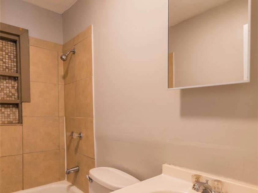 1812 Catherine Simmons Avenue, Charlotte, NC 28216.  MLS# CAR4420162, YatesRealty ID 48529. 