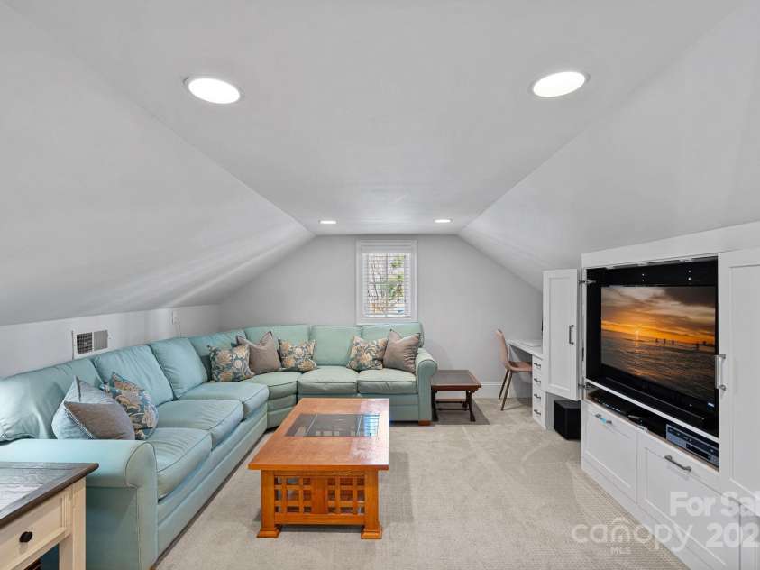 138 Hopkinton Drive, Mooresville, NC 28117.  MLS# CAR4239534, YatesRealty ID 4853. 
