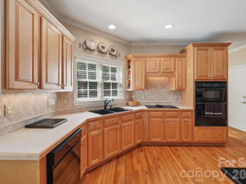 2321 Treymore Lane, Charlotte, NC 28262.  MLS# CAR4354013, YatesRealty ID 4853. 