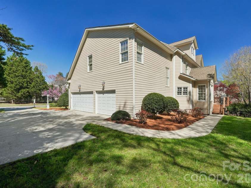 2321 Treymore Lane, Charlotte, NC 28262.  MLS# CAR4354013, YatesRealty ID 4853. 