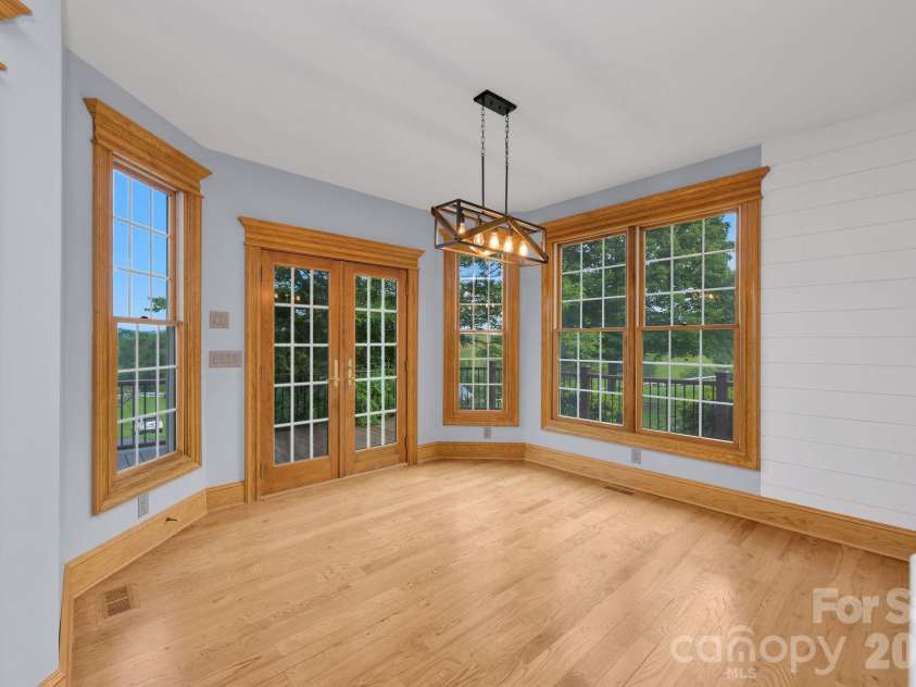 450 Hwy 88 None, Jefferson, NC 28640.  MLS# CAR4420382, YatesRealty ID 48530. Breakfast Nook