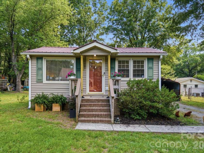21108 Brinkley Street, Cornelius, NC 28031.  MLS# CAR4407630, YatesRealty ID 48532. 