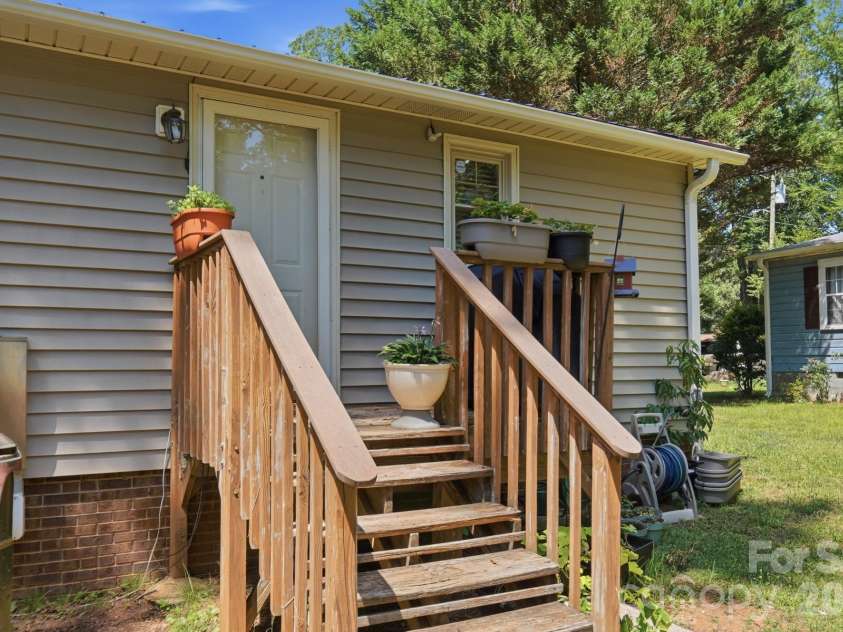 21108 Brinkley Street, Cornelius, NC 28031.  MLS# CAR4407630, YatesRealty ID 48532. 