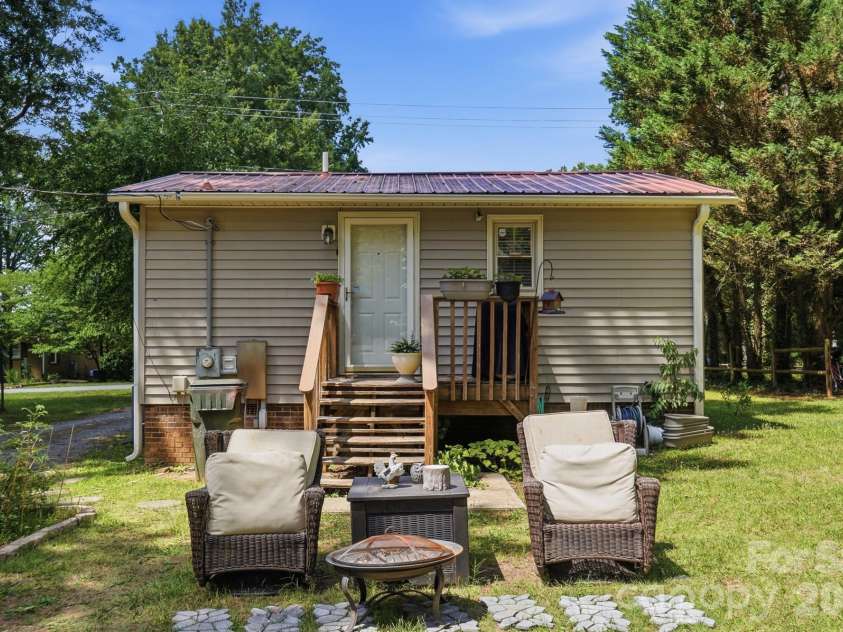 21108 Brinkley Street, Cornelius, NC 28031.  MLS# CAR4407630, YatesRealty ID 48532. 
