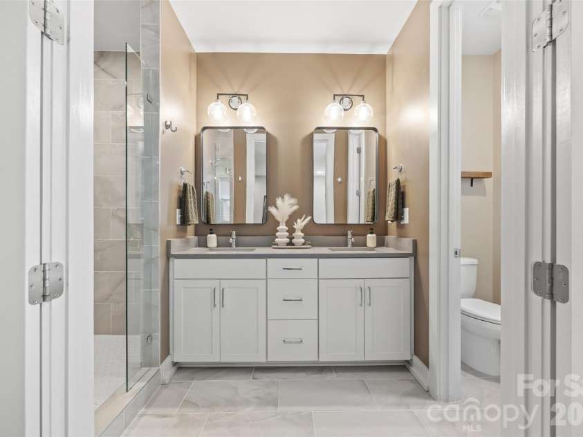 4017 Plaza Row Court, Charlotte, NC 28205.  MLS# CAR4420439, YatesRealty ID 48535. 