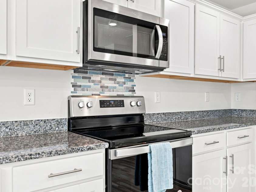 117 Colt Street, Candler, NC 28715.  MLS# CAR4418190, YatesRealty ID 48536. 