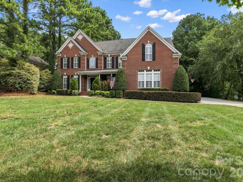 309 Stonewater Bay Lane, Mount Holly, NC 28120.  MLS# CAR4416321, YatesRealty ID 48538. Front Yard