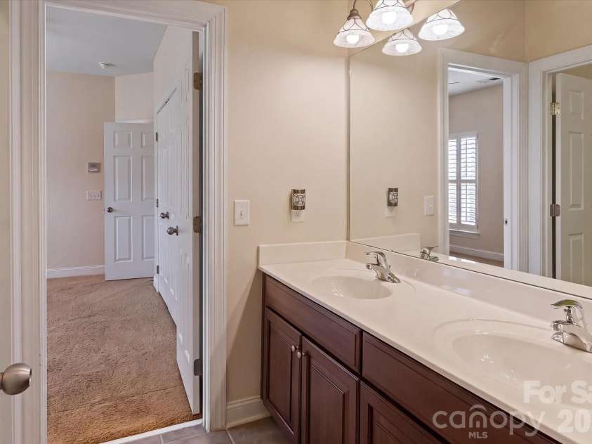 309 Stonewater Bay Lane, Mount Holly, NC 28120.  MLS# CAR4416321, YatesRealty ID 48538. Jack & Jill Bath