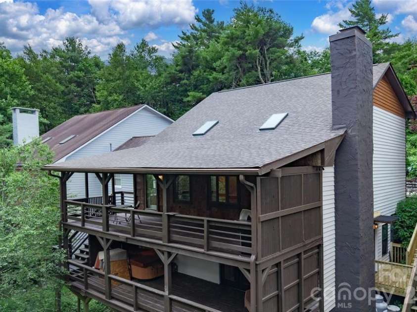 187 Pine Village Lane, Blowing Rock, NC 28605.  MLS# CAR4335437, YatesRealty ID 4854. 