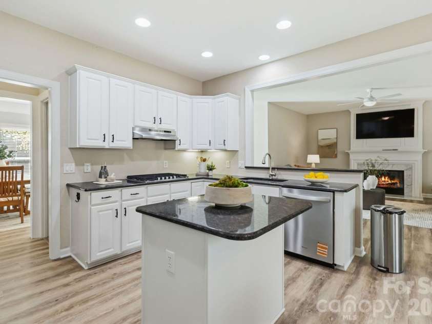 2732 Providence Spring Lane, Charlotte, NC 28270.  MLS# CAR4357964, YatesRealty ID 4854. 