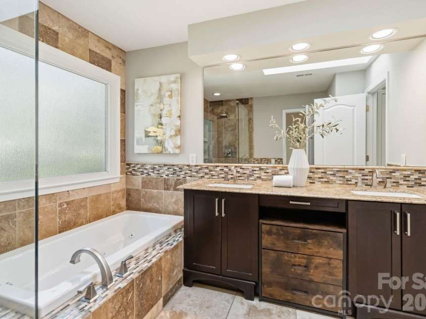 2732 Providence Spring Lane, Charlotte, NC 28270.  MLS# CAR4357964, YatesRealty ID 4854. 