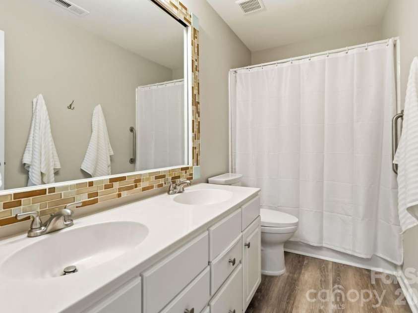 2732 Providence Spring Lane, Charlotte, NC 28270.  MLS# CAR4357964, YatesRealty ID 4854. 